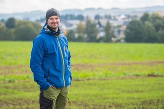Polizeibeamter kümmert sich um die Neukirchener Wanderwege - Sven Kümmeritz ist der neue Wanderwegewart von Neukirchen. Für das Ehrenamt hatten sich insgesamt fünf Interessenten beworben. Die Wahl fiel letztlich auf den Polizeibeamten.