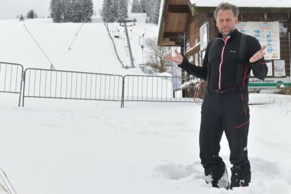 Polizeieinsatz am Skilift führt die Klickliste in Mittelsachsen an - Ein Bericht über den Skilift von Betreiber Alexander Richter war der meistgeklickte Beitrag in Mittelsachsen 2021.