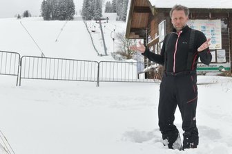 Der Lift am Skihang Holzhau bleibt diesen Winter stehen. Betreiber Alexander Richter weiß nicht , wie es weitergehen soll. Er hofft, dass der Freistaat Selbstständigen wie ihm unter die Arme greift. 