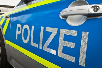 Polizeieinsatz auf Bahnstrecke im Vogtland: Zwölf Züge können erst verspätet starten - Die Polizei hatte einen Einsatz auf der Bahnstrecke bei Gutenfürst.