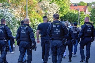 Polizeieinsatz auf dem Rummel - Mehrere Personen erhielten Platzverweise von der Polizei.