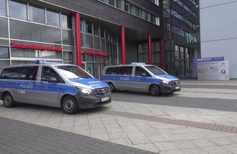 Polizeieinsatz: Beamte ermitteln im Jugendamt - Eine Serie von Bombendrohungen sorgte 2018 für Polizeieinsätze am Chemnitzer Moritzhof. So auch am Mittwoch wieder.