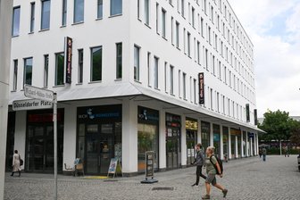 Polizeieinsatz im Chemnitzer Behördengebäude: Gruppe mit gefälschten Papieren aufgeflogen - Im Chemnitzer Bürgerhaus am Wall gab es am Donnerstag einen größeren Polizeieinsatz.