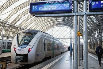 Polizeieinsatz in Glauchau: Drei Kinder spielen im Gleis - Auch Züge der Mitteldeutschen Regiobahn (MRB) verspäteten sich durch den Vorfall am Donnerstag (Symbolbild). 