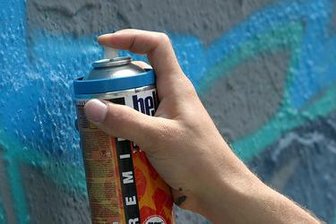 Polizeihubschrauber sucht in Plauen Graffiti-Sprüher -