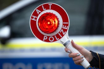 Polizeikontrolle in Mittweida: Mann fährt ohne Gurt aber mit Fahne - Ein Atemalkoholtest ergab 1,3 Promille bei dem Fahrer.