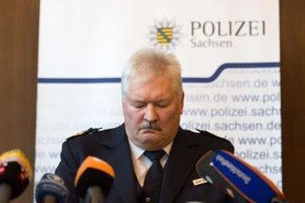 Polizeipräsident verteidigt Einsatz vor Asylunterkunft in Clausnitz -