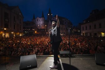 Pop-Vater Laith Al-Deen kommt nach Glauchau - Vor zwei Jahren begeisterte Laith Al-Deen auf dem Meeraner Teichplatz.