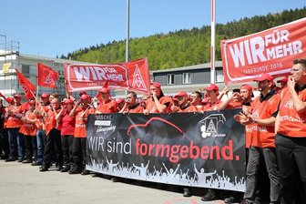 Porsche-Mitarbeiter in Schwarzenberg im Warnstreik -