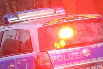 Porschefahrer missbraucht Rettungsgasse auf A 72 - Zeugen gesucht - 