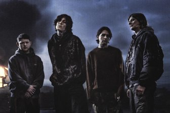 "Post Human: Next Gen": Das neue Album von Bring Me The Horizon ist ein irres Zuckerwatte-Monster! - Gitarrist Lee Malia, Sänger Oli Sykes, Drummer Matt Nicholls und Bassist Matt Kean sind Bring Me The Horizon.