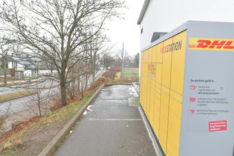Post in Freiberg: Zwei DHL-Annahmestellen geschlossen – Briefe stärker rückläufig als erwartet - Die DHL-Packstation an der Abraham-von-Schönberg-Straße 3 in Freiberg befindet sich am Netto-Markt in Friedeburg.