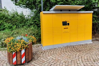 Poststation in Reinsdorf eröffnet - Die neue Poststation am Rathausplatz in Reinsdorf steht rund um die Uhr zur Verfügung.