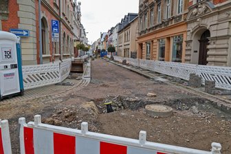 Poststraße in Meerane: Innenstadt-Zufahrt bleibt länger gesperrt - Blick in die Poststraße in Meerane. Sie ist aufgrund einer Baustelle voll gesperrt.