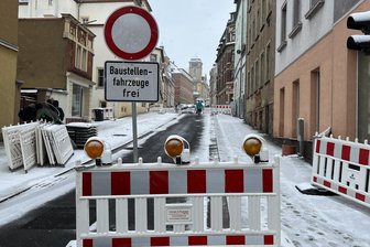 Die Poststraße in Mittweida bleibt weiter für Autofahrer gesperrt.