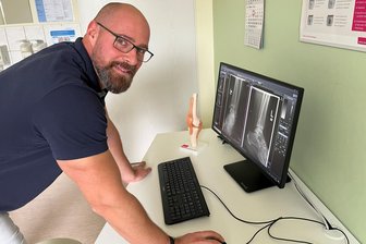 Praxis von Dr. Bálint in Marienberg wird Teil des MVZ Gornau: Was ändert sich für die Patienten? - Dr. Gábor Bálint verspricht sich von der Übernahme seiner Praxis mehr Zeit für Patienten: