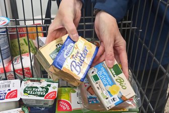 Preise auf Rekordhoch: Darum ist Butter jetzt so teuer - Butter kostet zurzeit so viel wie lange nicht.