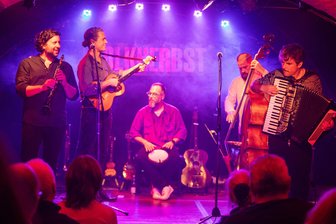 Preisträger des Plauener Folkherbstes 2025 stehen fest - Die ungarische Band Söndörgo hatte mit ihrem Wertungskonzert den 33. Plauener Folkherbst eröffnet.