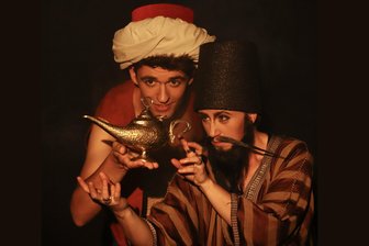 Premiere am Vogtlandtheater: „Aladdin und die Wunderlampe“ als Weihnachtsmärchen - 