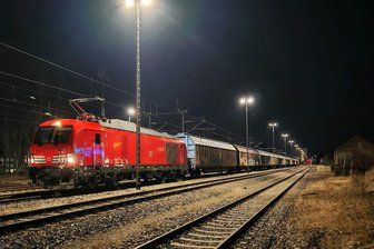 Premiere für E-Loks bis zum Chemnitzer Südbahnhof - Am Samstagmorgen nutzte zum ersten Mal eine elektrische Lok die neue Oberleitung bei der Fahrt zum Südbahnhof.