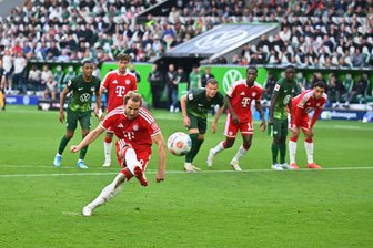 Premiere: Harry Kane verschießt ersten Bundesliga-Elfmeter - Der erste Elfmeter-Fehlschuss seiner Bundesliga-Karriere: Harry Kane im Spiel gegen den VfL Wolfsburg.