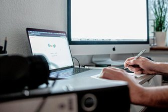 Premiere im Landratsamt Freiberg: Betriebsruhe ab Weihnachten - Beschäftigte des Landratsamtes sollen ab Oktober verstärkt im Homeoffice arbeiten, was Energie im Büro spart. 
