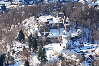 Premiere in Hartenstein: Winterzauber auf der Schlossruine - Auf die Schlossruine Hartenstein wird am Sonnabend zum Winterzauber eingeladen.