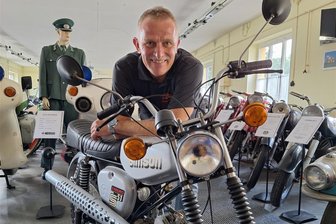 Premiere in Neuhausen: Erstes Simson-Treffen im Nussknackermuseum steht vor der Tür - Uwe Löschner freut sich auf das erste Simson-Treffen in seinem Nussknackermuseum in Neuhausen.