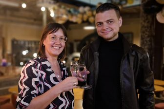 Premiere in Werdau: Erstes Single-Dinner in der Tuchfabrik geplant - Die Organisatoren Madlen Ostertag und Daniel Baar sind die Gastgeber in der Tuchfabrik.