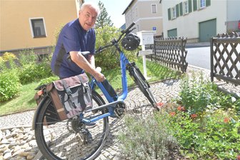 Premiere mit 86: Rüstiger Rentner startet beim Fahrradzickzack - Reiner Liebscher aus Halsbrücke nimmt mit seinem E-Bike am diesjährigen Fahrradzickzack teil. Im Moment ist er der älteste angemeldete Teilnehmer.