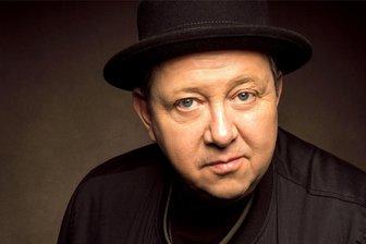 Prinzen-Sänger stellt in Geringswalde Buch und neue Songs vor - Solomusiker und Gründungsmitglied der Band Die Prinzen Sebastian Krumbiegel taucht tief in seine Vergangenheit ein und wird neue Songs mitbringen.