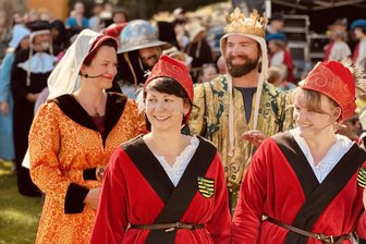 Prinzenraub wird in Prag präsentiert: Kreis Zwickau beim Sommerfest Sachsens in Tschechien - Kostüme der Prinzenraub-Aufführung in Hartenstein werden am Wochenende in Prag gezeigt.