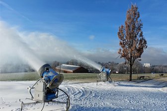 Privatisierung von Ski- und Bikewelt: Schönecker Stadtrat berät nichtöffentlich - Ohne Kunstschnee wäre in den vergangenen Wochen in der Skiwelt Schöneck kein Skibetrieb möglich gewesen.