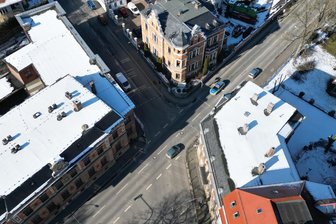 Problem-Kreuzung in der Werdauer Innenstadt: Warum die Polizei verstärkt Kontrollen durchführt - Die Beamten des Polizeireviers wollen die Kreuzung Holzstraße/Uferstraße in Werdau verstärkt kontrollieren. Während die einen den Bereich eher als ungefährlich sehen, bezeichnen andere wiederum die Kreuzung als unübersichtlich.