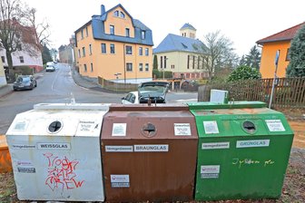 Probleme bei der Zufahrt: Ein Zwickauer Altglascontainer wechselt die Adresse - Die Glascontainer an der Poststraße in Zwickau werden verlegt.