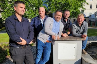 „Probleme bestenfalls angesprochen aber nie gelöst“: Warum CDU-Leute in Lichtentanne zu den Freien Wählern überlaufen - Gehören zu den Gründungsmitgliedern der Freien Wähler Pleißental: Chris Stegert, Max Einenkel, Amin Wuttke, Dirk Rittrich und Marc Schlesiger (von links).