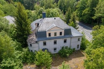 Problemfall Heimbrache in Rodewisch: Termin vor Gericht - Geplanter Abriss auf Kosten des Steuerzahlers, drohende Grundstückssicherung auf Kosten des Steuerzahlers. Die Kommune will den Schaden begrenzen und hofft auf eine Gerichtsentscheidung zu ihren Gunsten. 