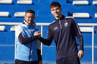 Profivertrag ab kommender Saison: Wie der Chemnitzer FC Mittelfeldspieler Georg Hempel einst vom FSV Zwickau weglockte - „Ausgezeichneter Charakter und ehrgeizig“: CFC-Sportdirektor Chris Löwe (links) ist überzeugt von Georg Hempel.