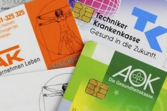 Prognose: 0,9 Prozent Zusatzbeitrag - einige Krankenkassen kündigen Senkung an -