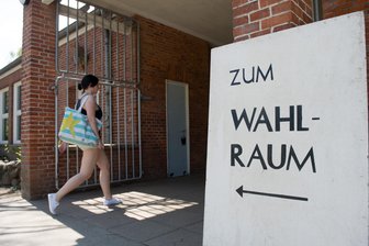 Prognosen: CDU siegt im Norden - Schlappe für regierende SPD - Die Wahllokale in Schleswig-Holstein waren heute bis 18 Uhr geöffnet.