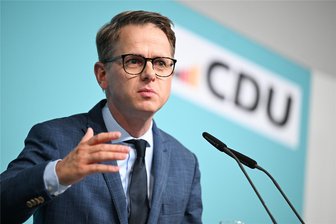 Programm mit vielen Widersprüchen - CDU-Generalsekretär Carsten Linnemann hat schon mal erklärt, wie es aus Sicht der Union künftig laufen soll.