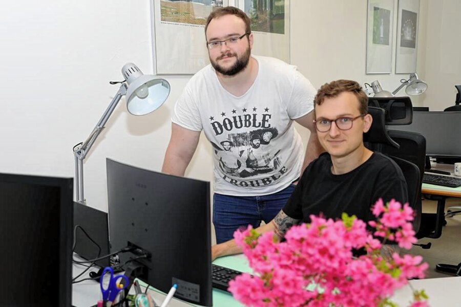 Co-Projektleiter Joseph Waltheim (rechts) und Markus Gaudel freuen sich auf die fünf Mikroprojekt. Foto: Katja Lippmann-Wagner 