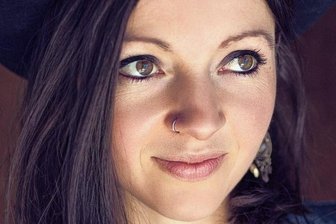 Projekt steht für kulturelle Toleranz - NadineFinderhut - Liedermacherin