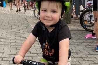 Prominente, Laufrad-Steppkes und lahme Enten am Start - Noch zu klein für den Wettbewerb aber schon zünftig auf dem (Lauf-) Rad dabei: der zweijährige Eddie.