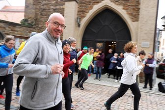Prominente Unterstützung für den Dom zu Freiberg: Landesbischof Bilz auf sportlichen Abwegen - Einer der Läufer beim Spendenlauf für den Freiberger Dom war Sachsens Landesbischof Tobias Bilz.