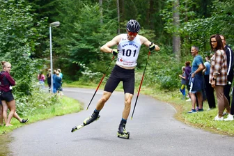 Prominenter Starter verleiht Inliner-Rennen im Erzgebirge Weltcup-Flair - Weltcup-Starter Terence Weber war in seinem Heimatort Geyer schnell unterwegs.