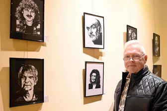 Promis als Scherenschnitt: Ausstellung „Schwarz auf weiß“ im Vogtland - 
