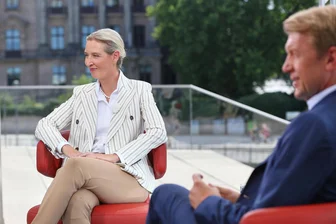 Protest gegen Alice Weidel: Das Pfeifkonzert trifft die Falschen - Das ARD-Sommerinterview mit Alice Weidel (AfD) wurde von laustarkem Protest gestört.