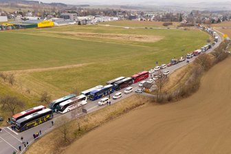 Der Fahrzeugkonvoi an der Heinzebank.