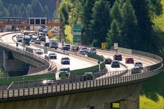 Protest und Sperre ohne Chaos: Ein Ruhetag am Brenner - Nach der Aufhebung der Brenner-Sperre herrschte zeitweise reger Verkehr.